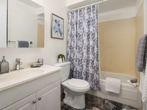 31003 14th Avenue S E14, Federal Way WA 98003