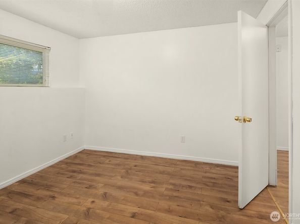 31003 14th Avenue S E14, Federal Way WA 98003