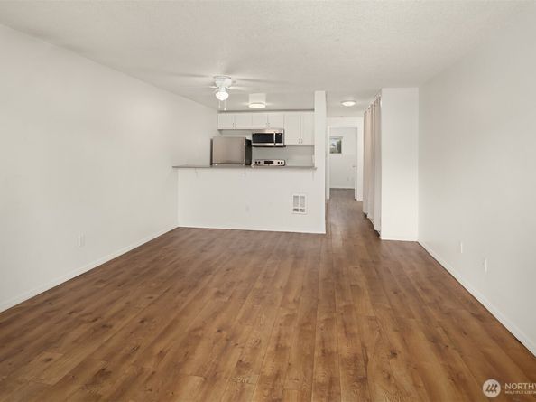 31003 14th Avenue S E14, Federal Way WA 98003