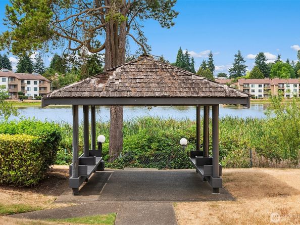 31003 14th Avenue S E14, Federal Way WA 98003