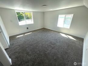 12034 68th Avenue S, Seattle WA 98178