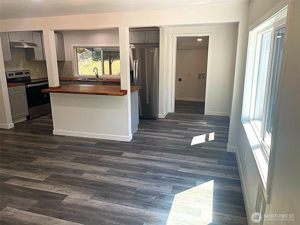 12034 68th Avenue S, Seattle WA 98178