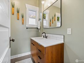 324 NE 50th Street, Seattle WA 98105