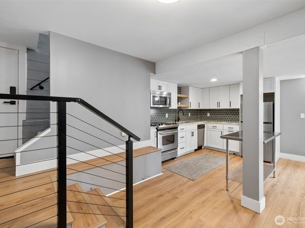 324 NE 50th Street, Seattle WA 98105
