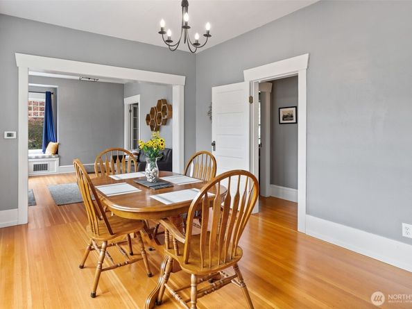 324 NE 50th Street, Seattle WA 98105