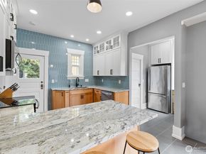324 NE 50th Street, Seattle WA 98105