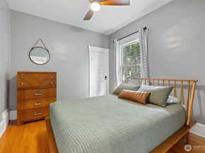 324 NE 50th Street, Seattle WA 98105
