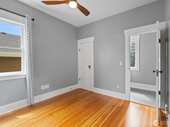 324 NE 50th Street, Seattle WA 98105
