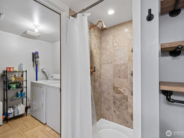 324 NE 50th Street, Seattle WA 98105