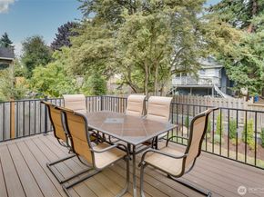 324 NE 50th Street, Seattle WA 98105
