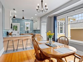 324 NE 50th Street, Seattle WA 98105