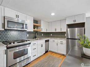 324 NE 50th Street, Seattle WA 98105