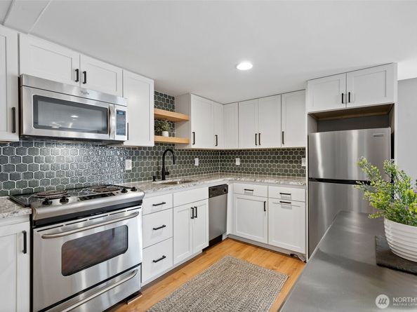 324 NE 50th Street, Seattle WA 98105