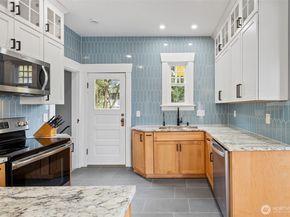 324 NE 50th Street, Seattle WA 98105