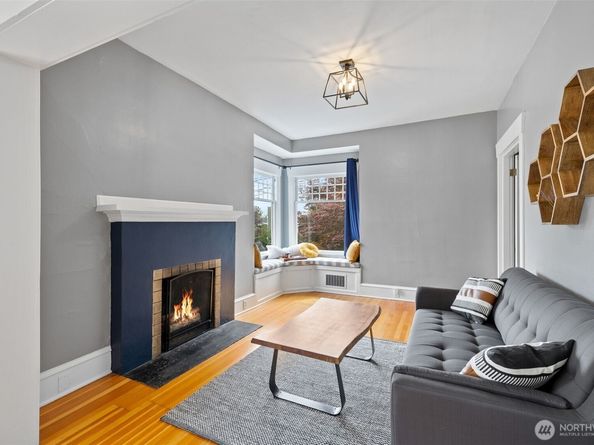 324 NE 50th Street, Seattle WA 98105