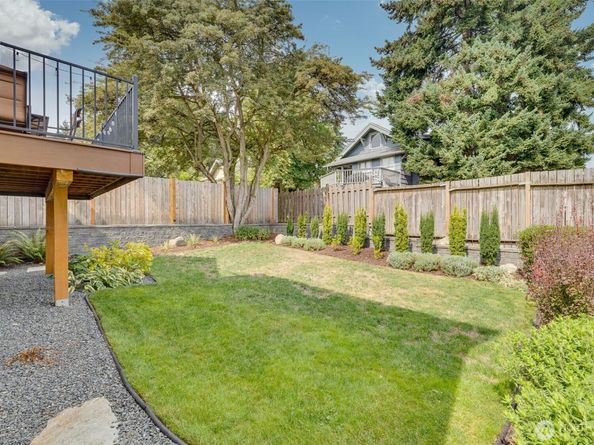 324 NE 50th Street, Seattle WA 98105