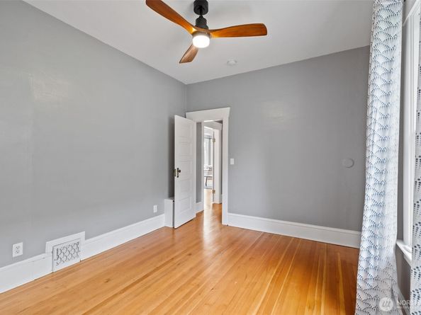 324 NE 50th Street, Seattle WA 98105