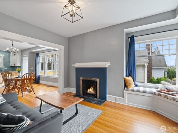 324 NE 50th Street, Seattle WA 98105