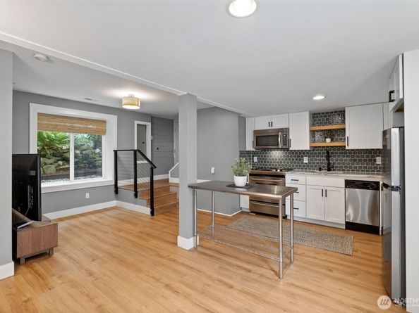 324 NE 50th Street, Seattle WA 98105