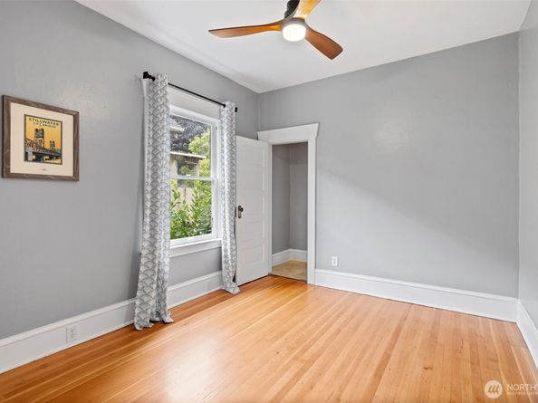 324 NE 50th Street, Seattle WA 98105