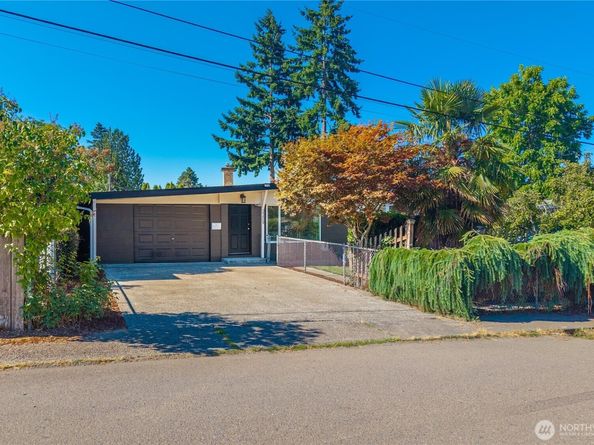2209 NE 9th Street, Renton WA 98056