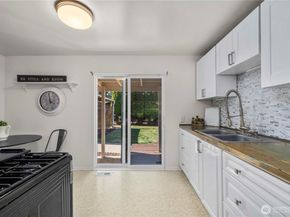 2209 NE 9th Street, Renton WA 98056