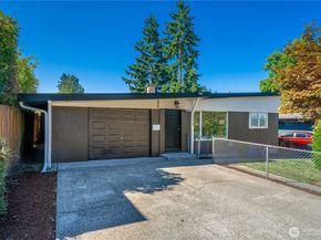 2209 NE 9th Street, Renton WA 98056