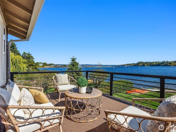 10809 NE West Kingston Road, Kingston WA 98346