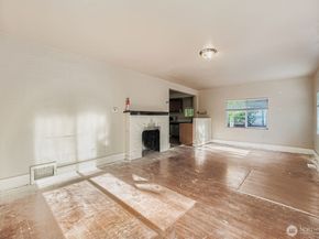 5040 35th Avenue SW, Seattle WA 98126