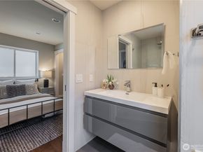 2542 Westlake Avenue N 5, Seattle WA 98109