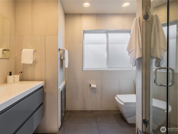 2542 Westlake Avenue N 5, Seattle WA 98109