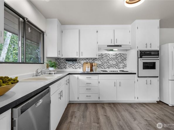13427 90th Avenue NE, Kirkland WA 98034