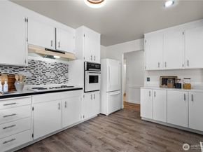13427 90th Avenue NE, Kirkland WA 98034