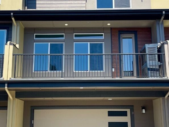 13220 NE 127th Court D, Kirkland WA 98034