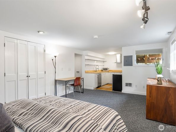 903 Lakeside Avenue S, Seattle WA 98144