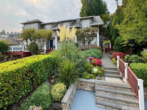 903 Lakside Avenue S, Seattle WA 98144