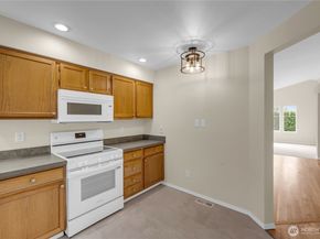 16704 Cobblestone Drive, Lynnwood WA 98037