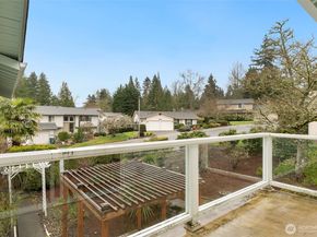 16543 NE 46th Street, Redmond WA 98052