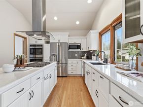 16543 NE 46th Street, Redmond WA 98052