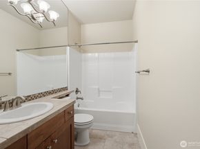 5236 NE 11th Court, Renton WA 98059