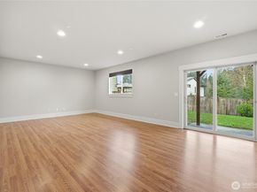 5236 NE 11th Court, Renton WA 98059