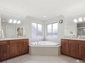 5236 NE 11th Court, Renton WA 98059