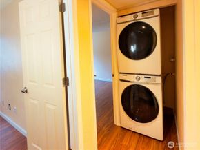 4717 W Lake Sammamish Pkwy SE C305, Sammamish WA 98027