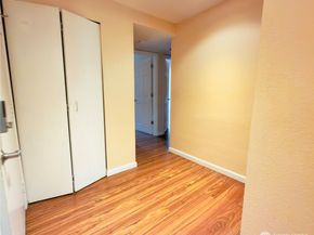 4717 W Lake Sammamish Pkwy SE C305, Sammamish WA 98027