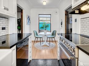 1120 17th Avenue 204, Seattle WA 98122