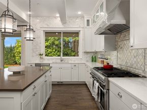 10610 NE 28th Street, Bellevue WA 98004
