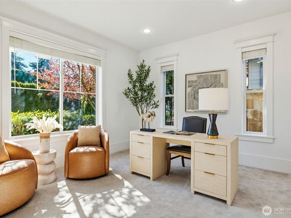 10610 NE 28th Street, Bellevue WA 98004