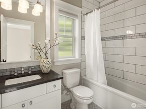10610 NE 28th Street, Bellevue WA 98004