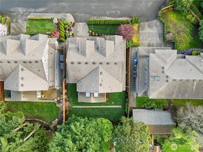 10610 NE 28th Street, Bellevue WA 98004