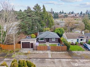 8250 Corliss Avenue N, Seattle WA 98103